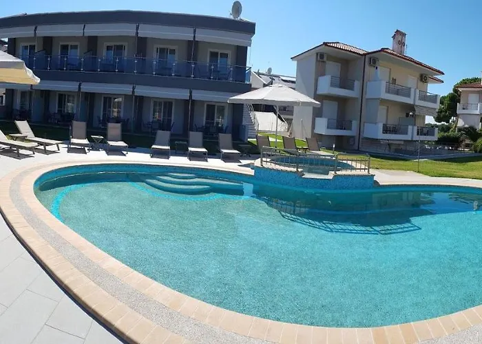 Finikas Garden Beach Resort Nikiti