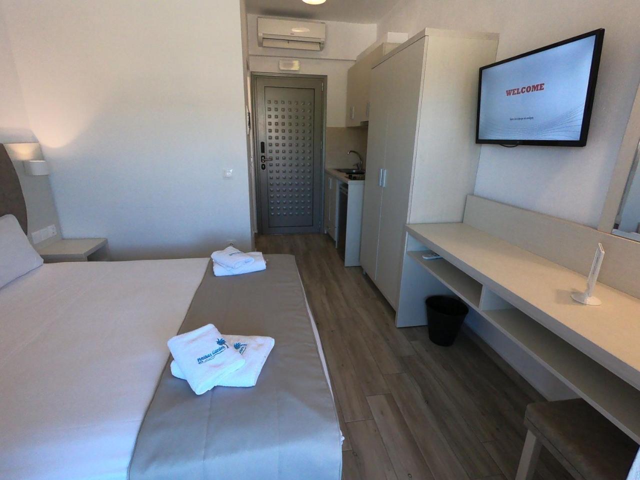 Apartment Finikas Garden Nikiti (Sithonia)