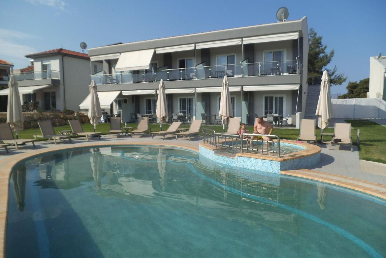 Finikas Garden
